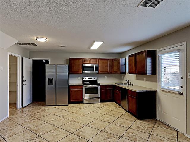 Building Photo - 2140 W Grove Ln