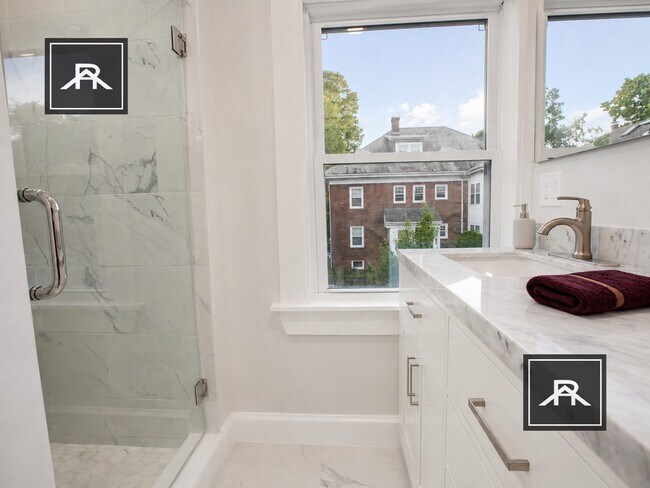 Foto del edificio - 48 Greycliff Rd