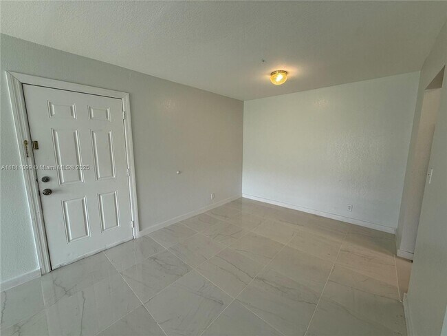 Foto del edificio - 2840 NW 55th Ave