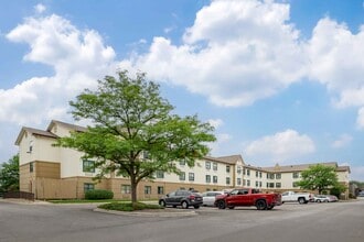 Building Photo - Furnished Studio-Chicago - Naperville - West