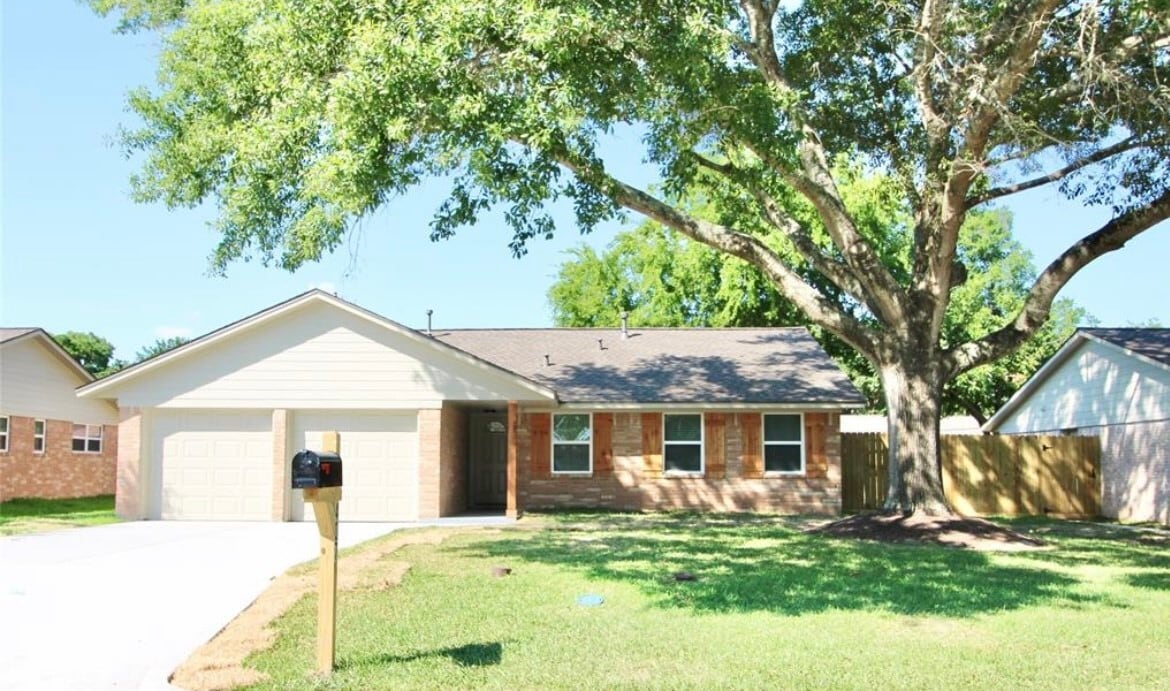 Primary Photo - 407 Morningside Dr