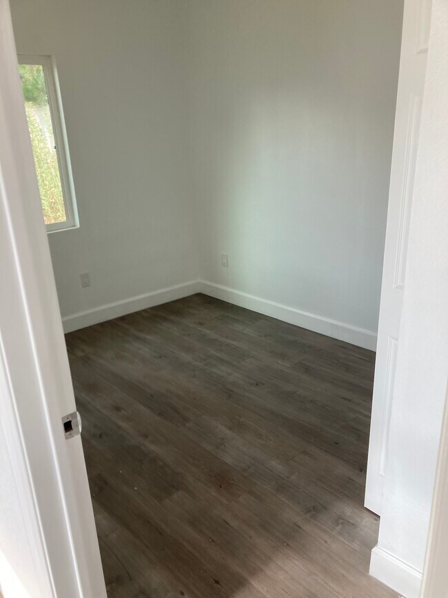 Bedroom - 4735 Gundry Ave