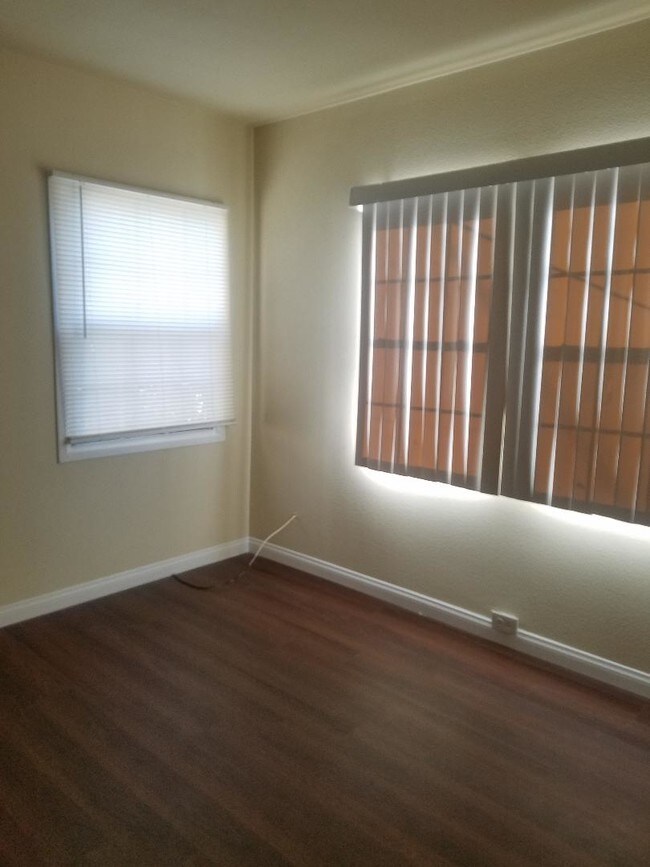 Foto del edificio - 1024 1/2 Dundas St