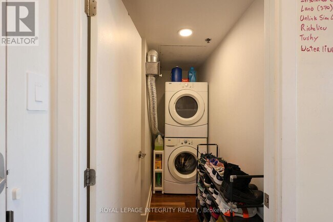 Photo du bâtiment - 360 McLeod St