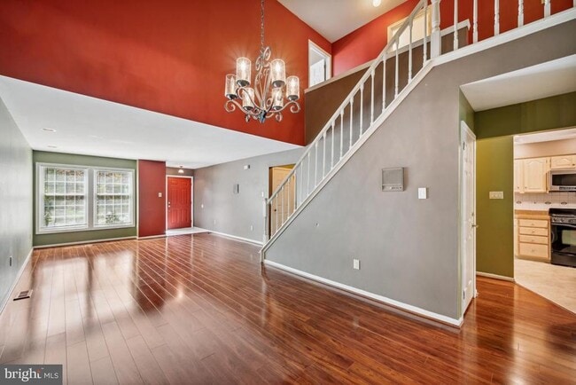 Building Photo - 10 Corlen Ct