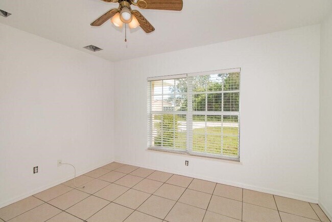 Foto del edificio - 2345 89th Ave