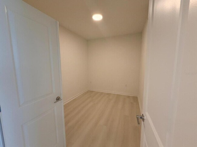 Foto del edificio - 5563 Millennia Park Dr