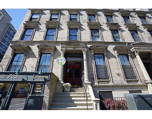 Primary Photo - 698 Massachusetts Ave