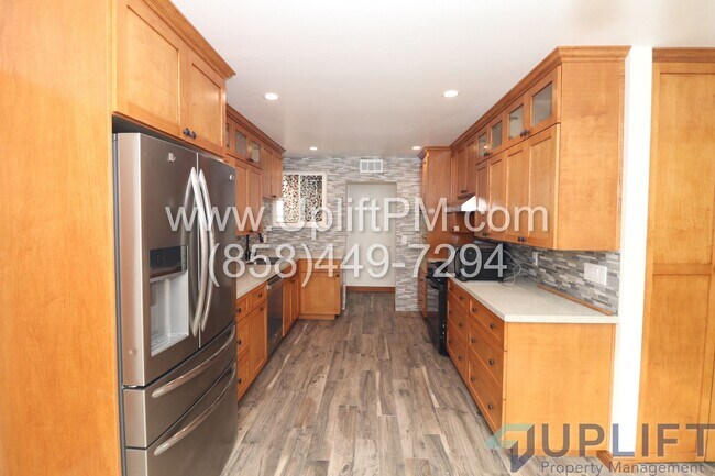 Building Photo - Spacious 3-Bed 2-Bath Home with Pool