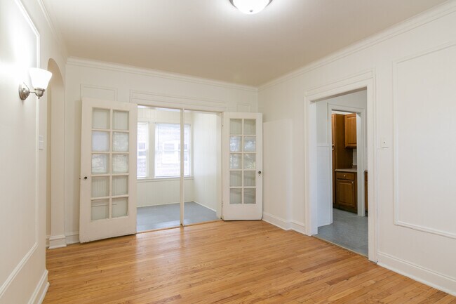 Foto del edificio - 6510 N Hamilton Ave