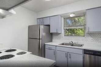 Building Photo - 4027 Briarglen Dr