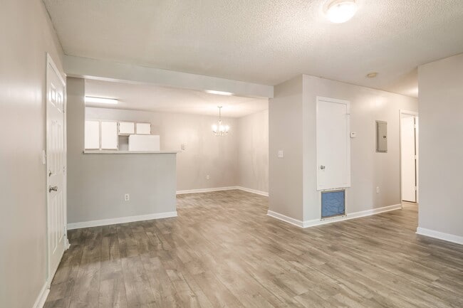 Living Area - Pointe at 731