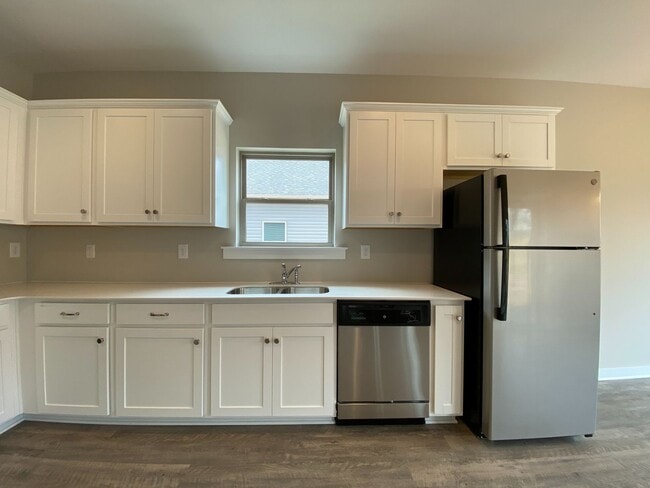 Building Photo - 65 Red Oak Ct