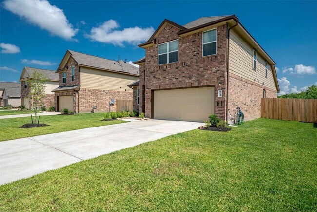 Foto del edificio - 9514 Yellow Rose Dr