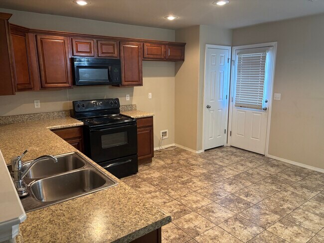 Building Photo - 630 Saddlehorn Dr