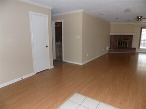 Building Photo - 22623 River Birch Dr