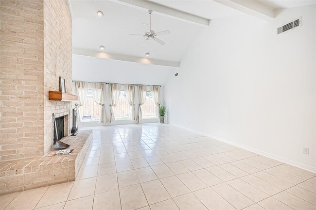 Foto del edificio - 1382 Beaujolais Ln
