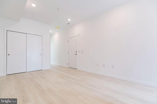 Building Photo - 1243 N 27th St