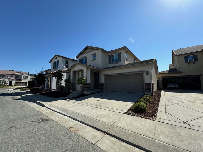 Foto del edificio - Luxurious 4-Bedroom Home in Gilroy’s Weste...