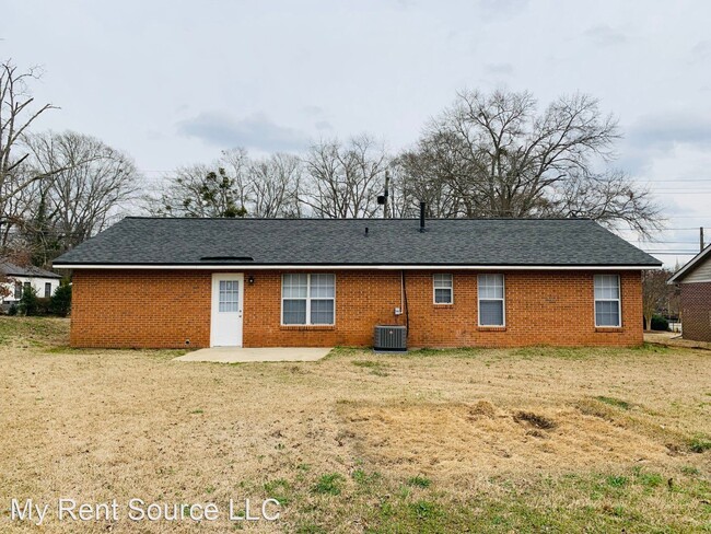 Building Photo - 3 br, 1.5 bath House - 32 Richard Allen Dr