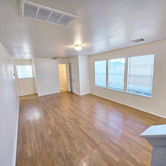 Building Photo - 1707 Nichole Woods Dr