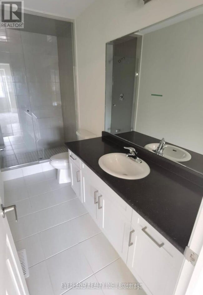 Photo du bâtiment - 3305 Thunderbird Prom