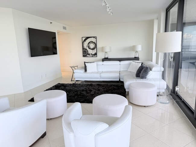 Building Photo - 3560 S Ocean Blvd