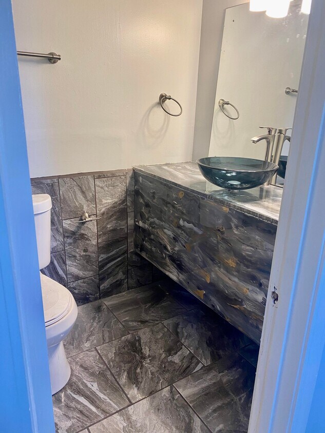 Beautiful Master Suite Bath - 5434 Gatehouse Dr
