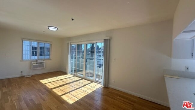 Building Photo - 1212 Arapahoe St