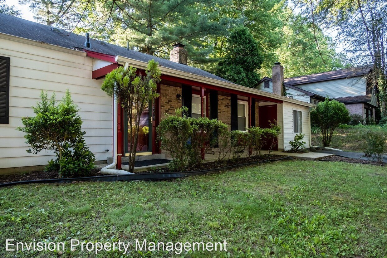 3 br, 2 bath House 9112 Old Burton Circle House Rental in Upper