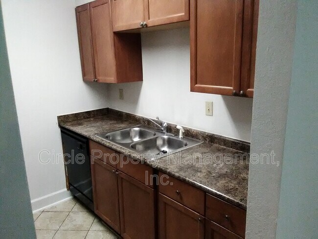 Foto del edificio - 2021 Highridge Dr SW