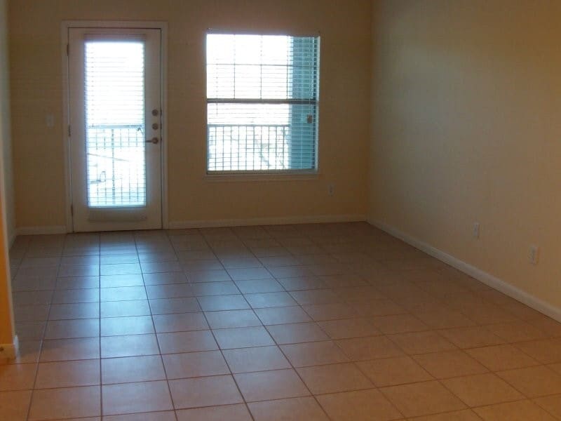 Building Photo - 200 W Yoakum Ave