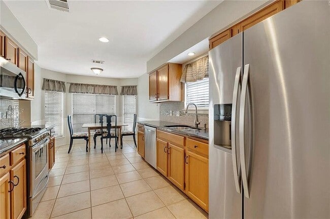 Building Photo - 8642 Piney Creek Bend
