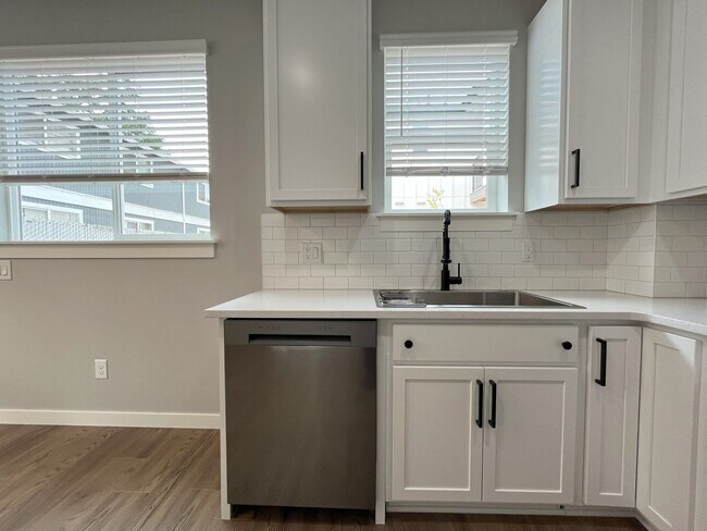Foto del edificio - Bright & Modern 1-Bedroom with Open Layout...