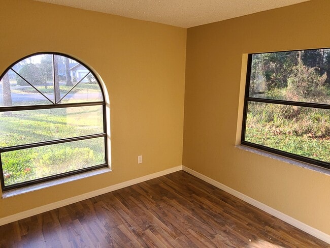 Building Photo - 60 Welling Ln