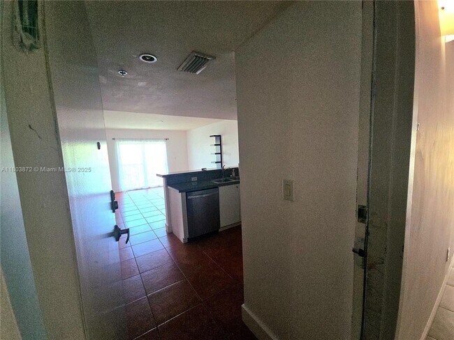 Foto del edificio - 2740 SW 28th Terrace