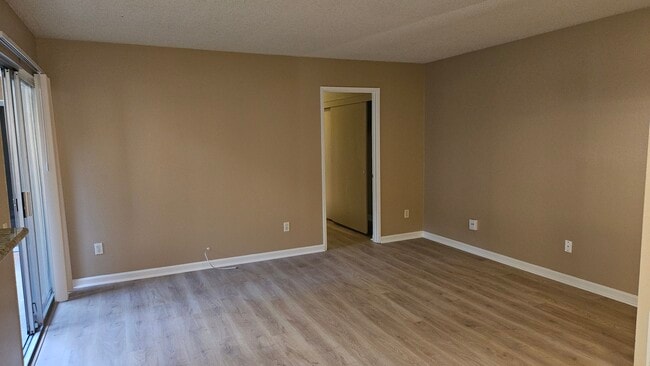 Building Photo - 7934 Mission Center Ct