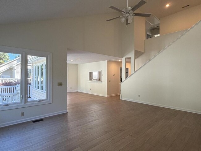 Building Photo - 305 Wimbledon Ct