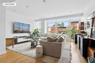 Building Photo - 145 Park Pl