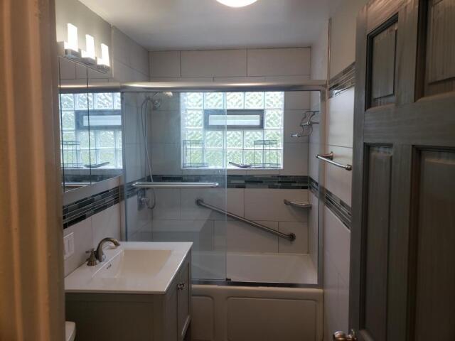 Building Photo - 4939 S Dorchester Ave
