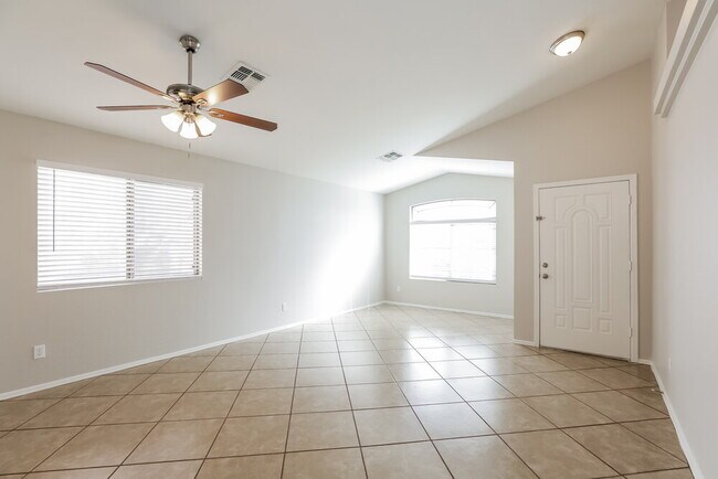 Building Photo - 4314 N 124th Ave