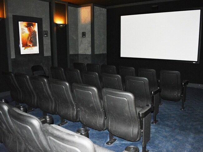 theater - 1903 N Lincoln Ave