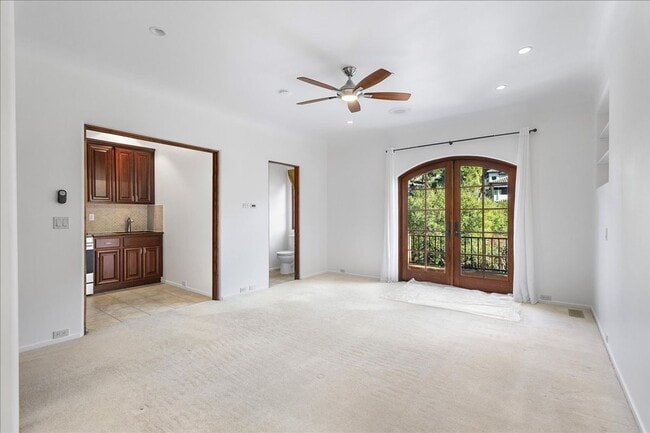 10141 Grandview Dr. #A-2 | Studio | 1 bath - 10141 Grandview Dr. #A-2 | Studio | 1 bath Apartment