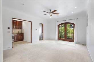 Building Photo - 1041 Grand View Dr