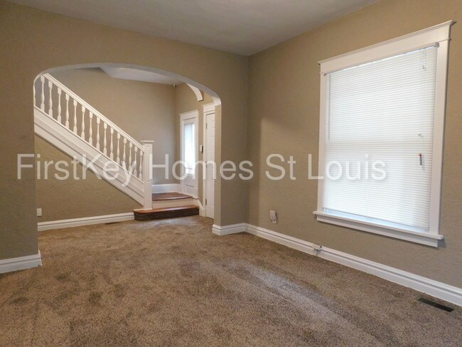 Foto del edificio - 1283 Purcell Ave