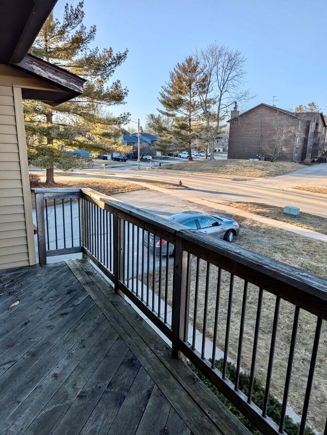 Building Photo - 2050 Holiday Rd