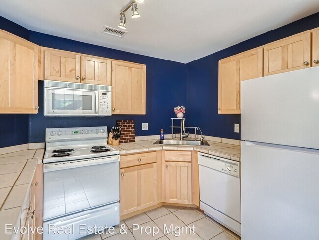 Building Photo - 1 br, 1 bath House - 8643 E Dry Creek Rd. ...