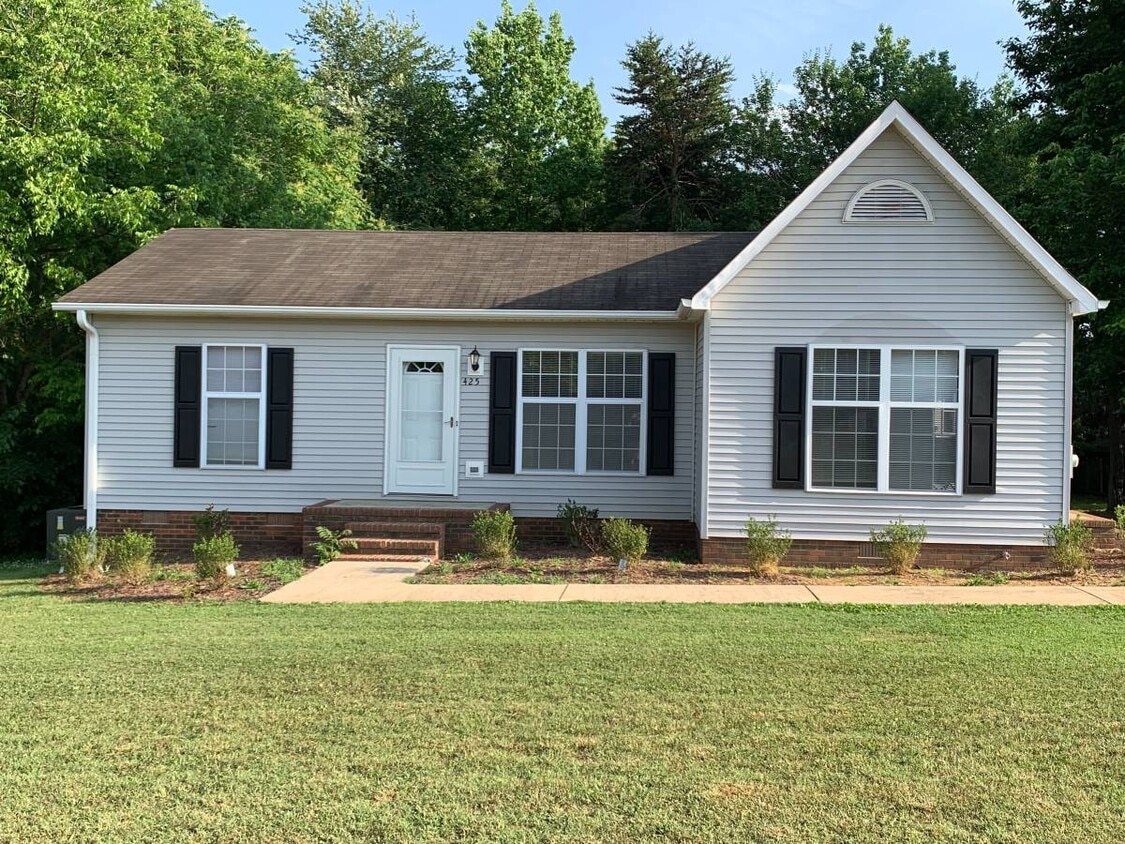 Photo - 425 W Holt St (Mebane, NC)