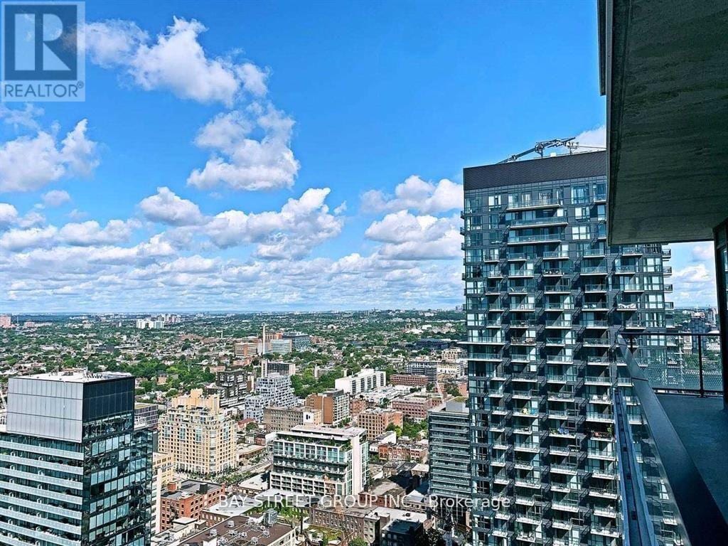 Primary Photo - 125-4125 Blue Jays Way