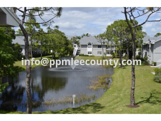 Foto del edificio - Fun and Cozy 2/2 Condo in South Fort Myers...